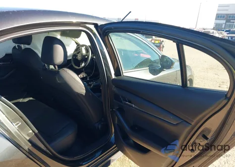 2025 Mazda Mazda3 2.5 S Select Sport z USA, uszkodzony, nr VIN 3MZBPABM2SM475799